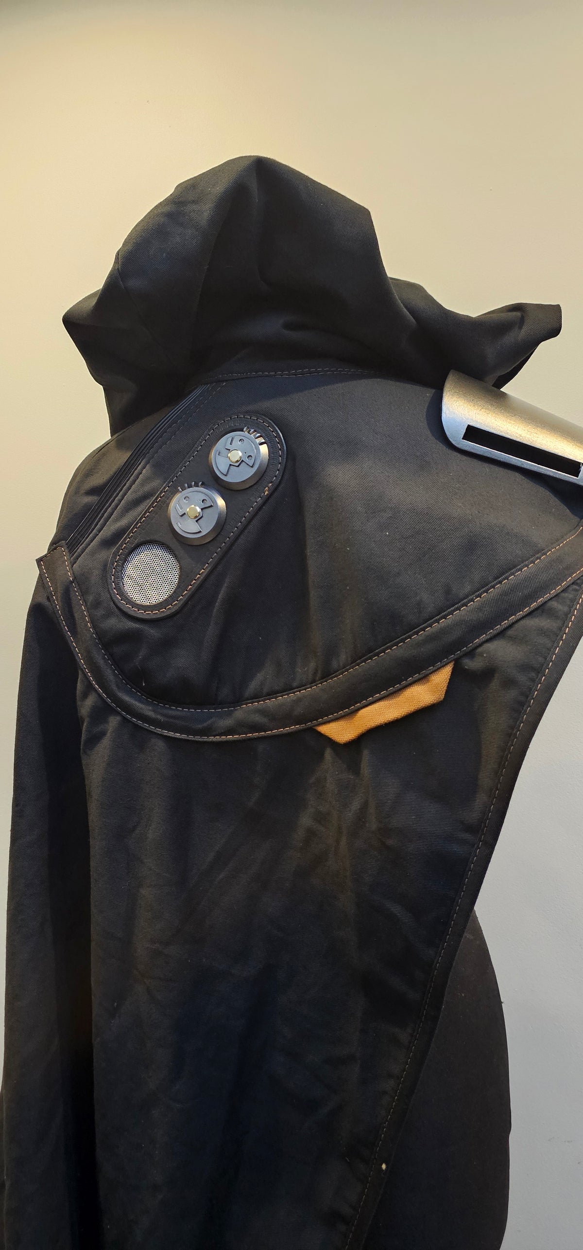Assymetric hooded cloak