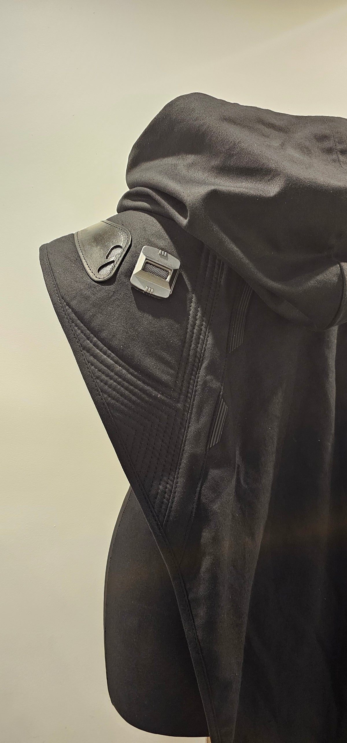 Assymetric cloak, lefty