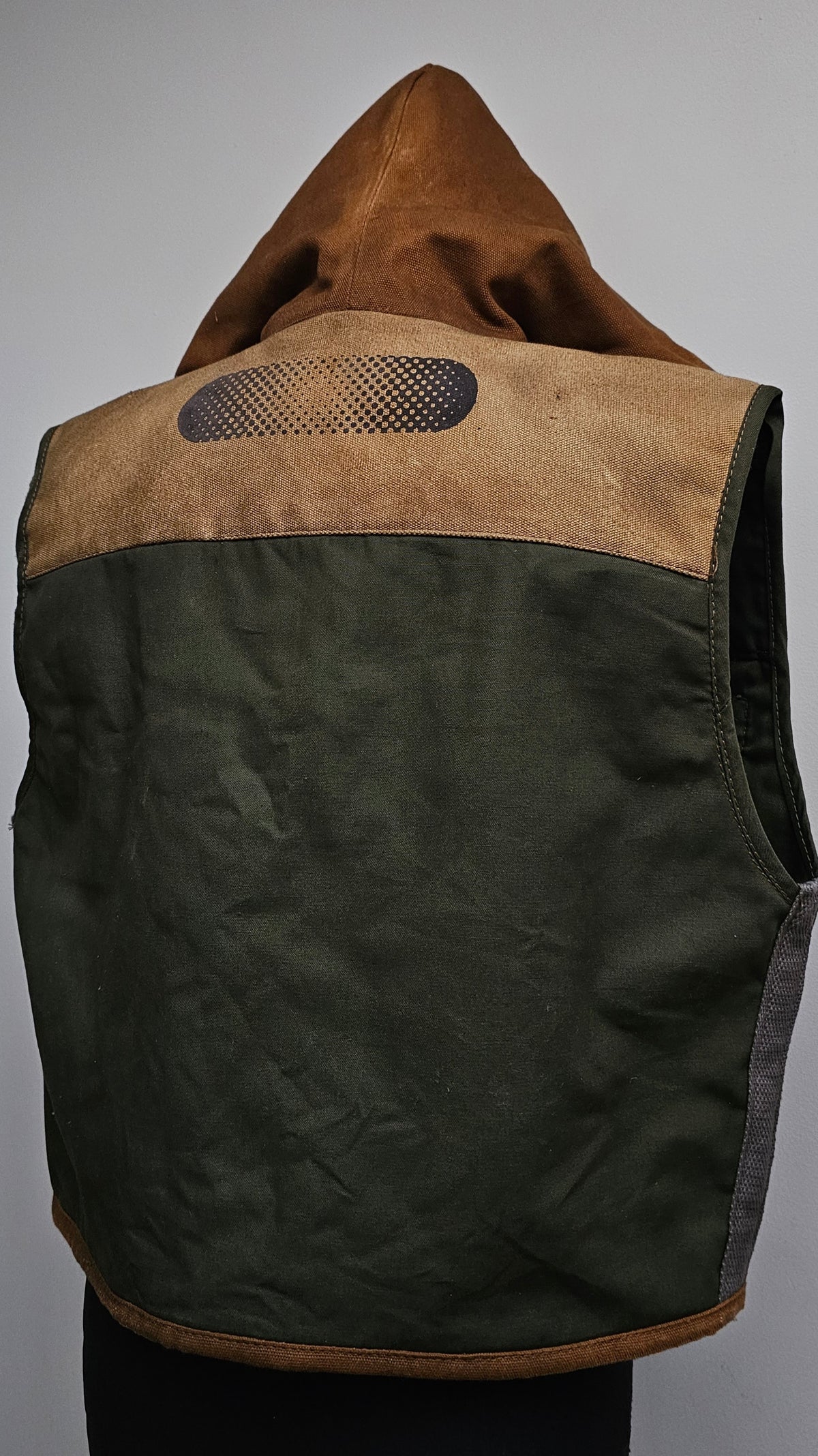 Smugglers vest