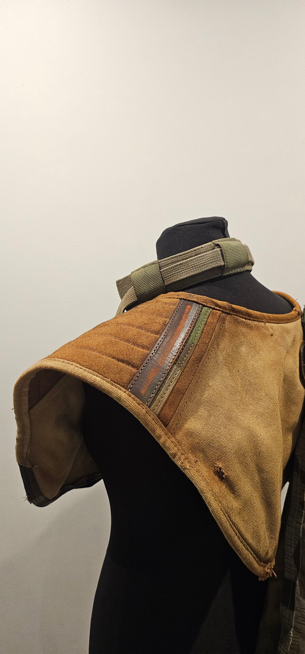 Assymetric cowl