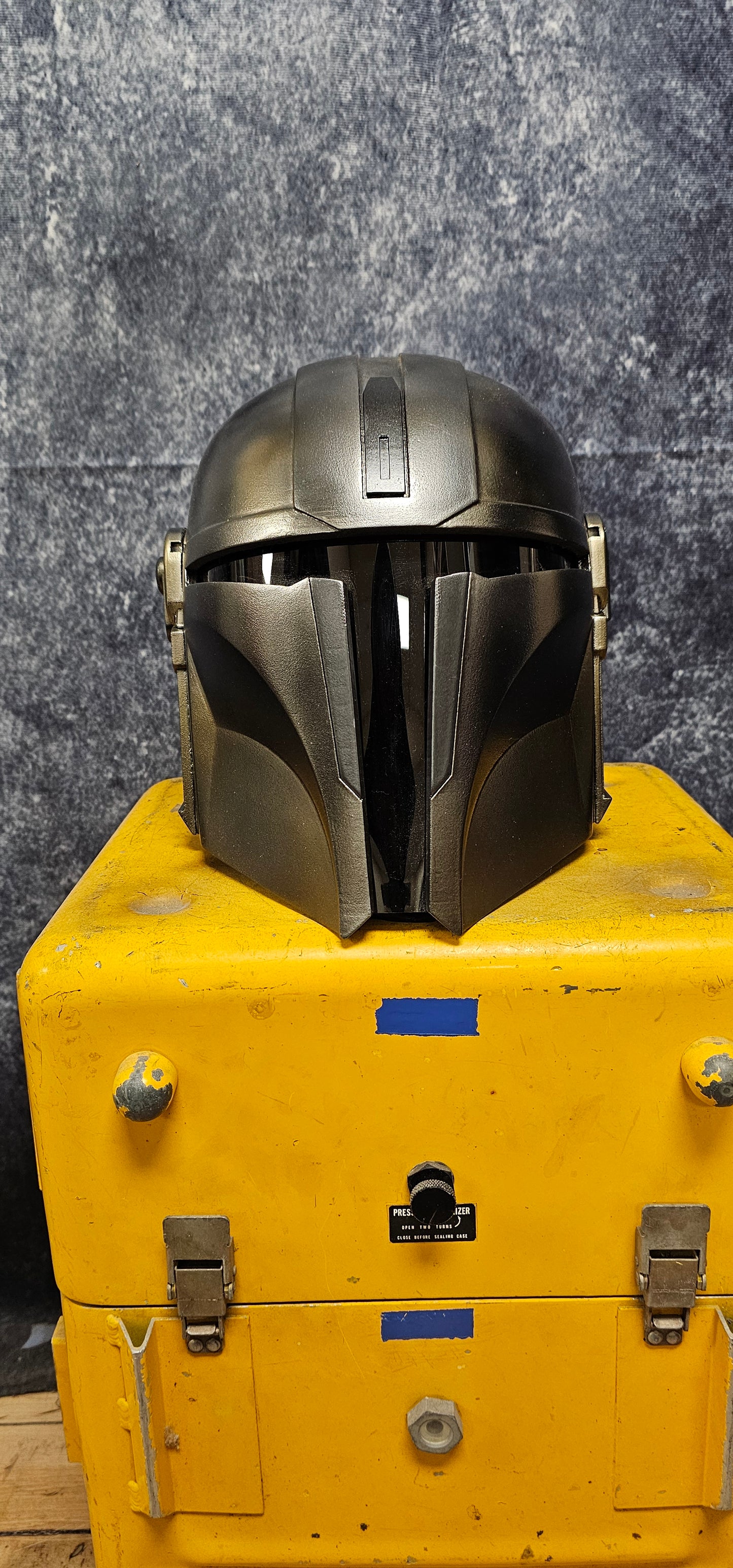 Custom mandalorian helmet and plates