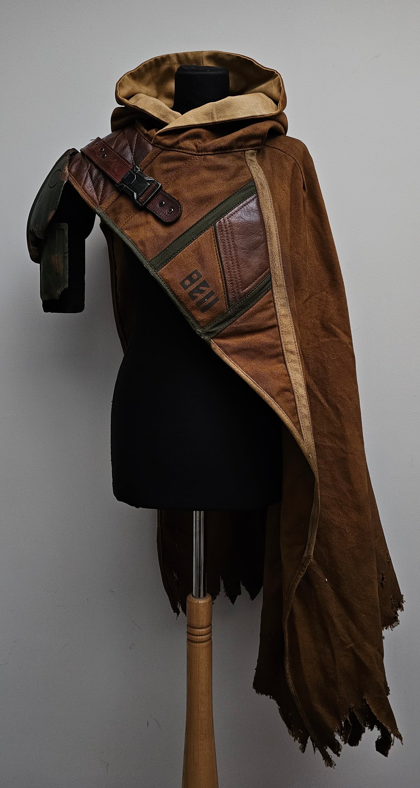 Assymetric hooded cloak