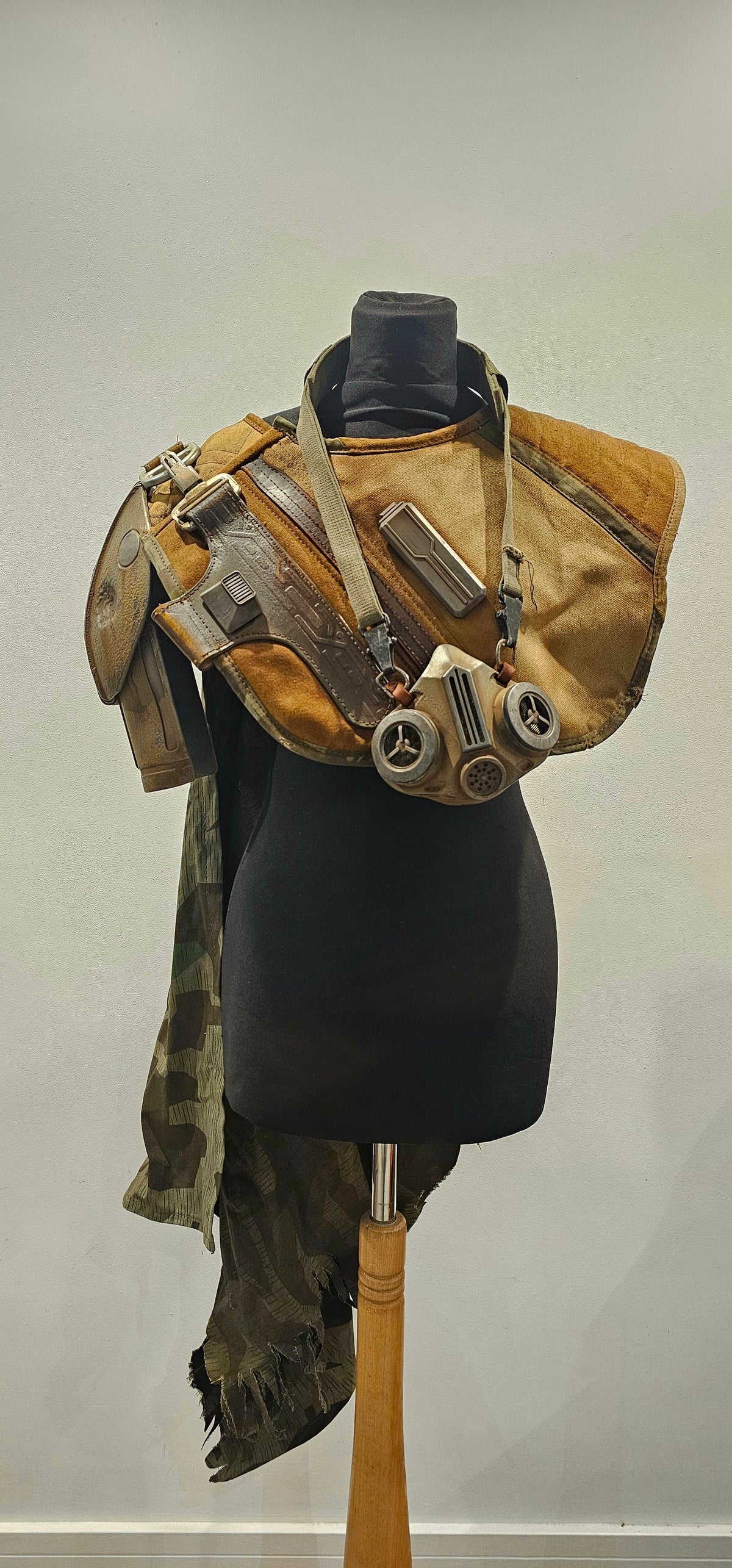 Assymetric cowl
