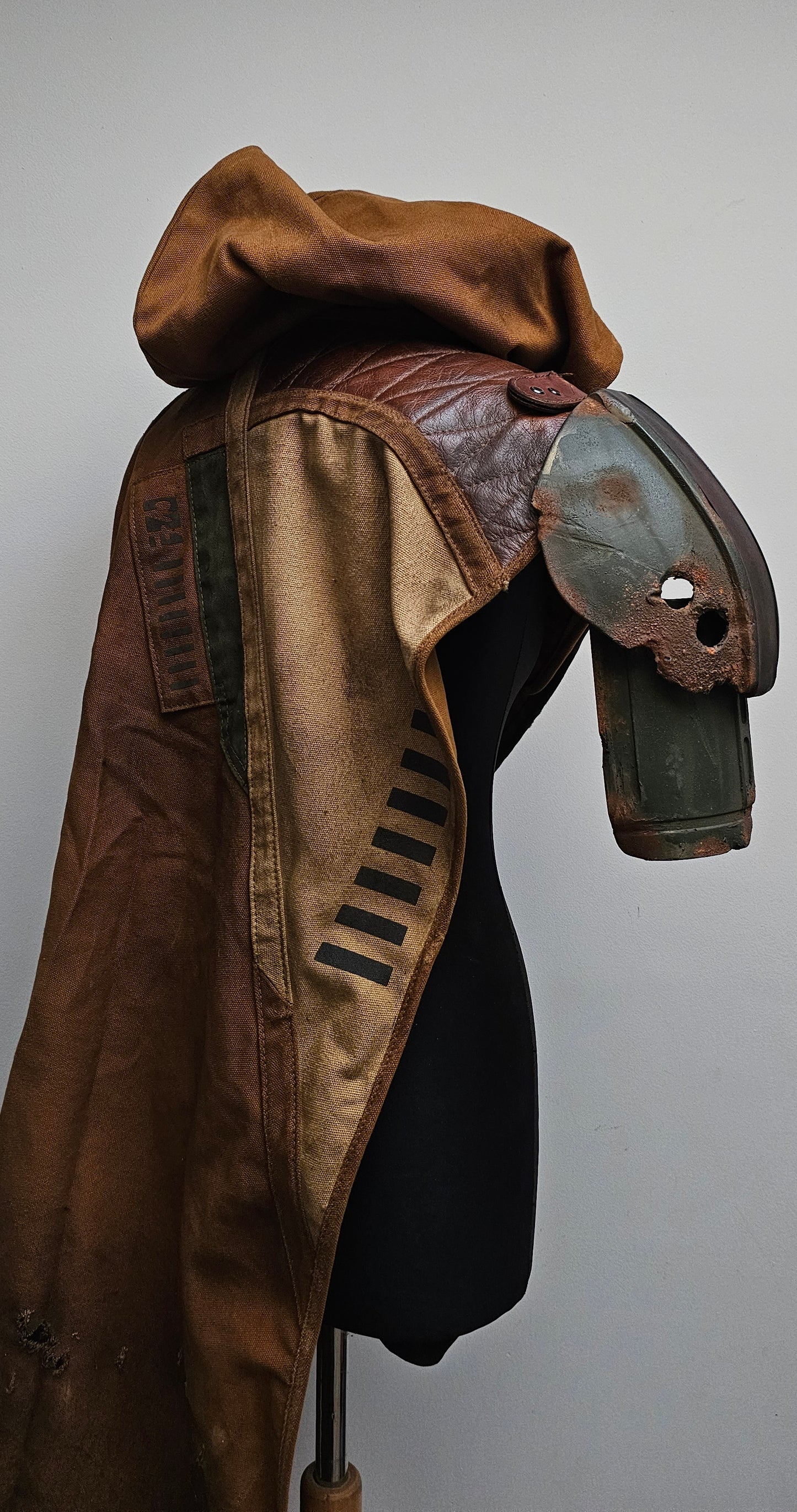 Assymetric hooded cloak