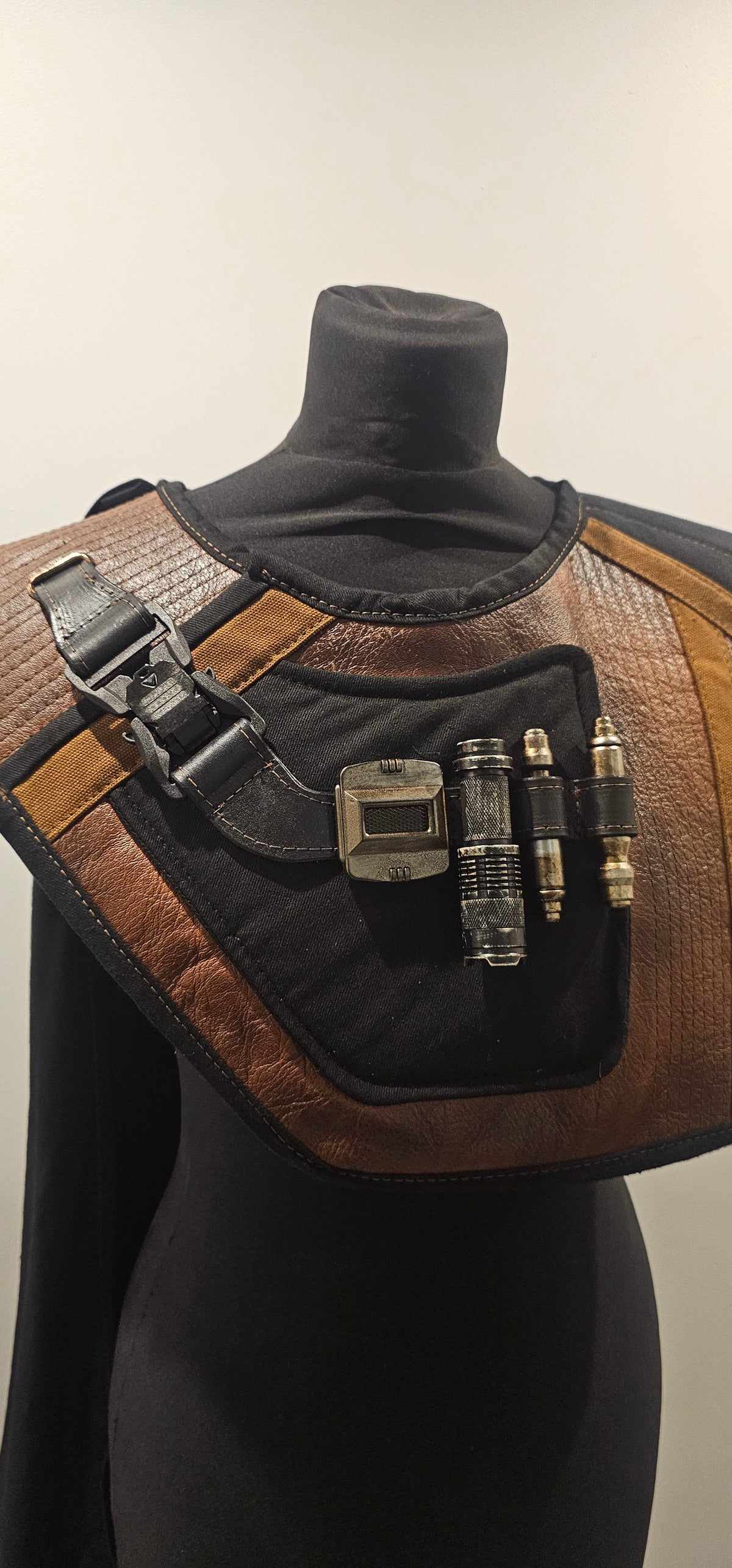 Assymetric cowl