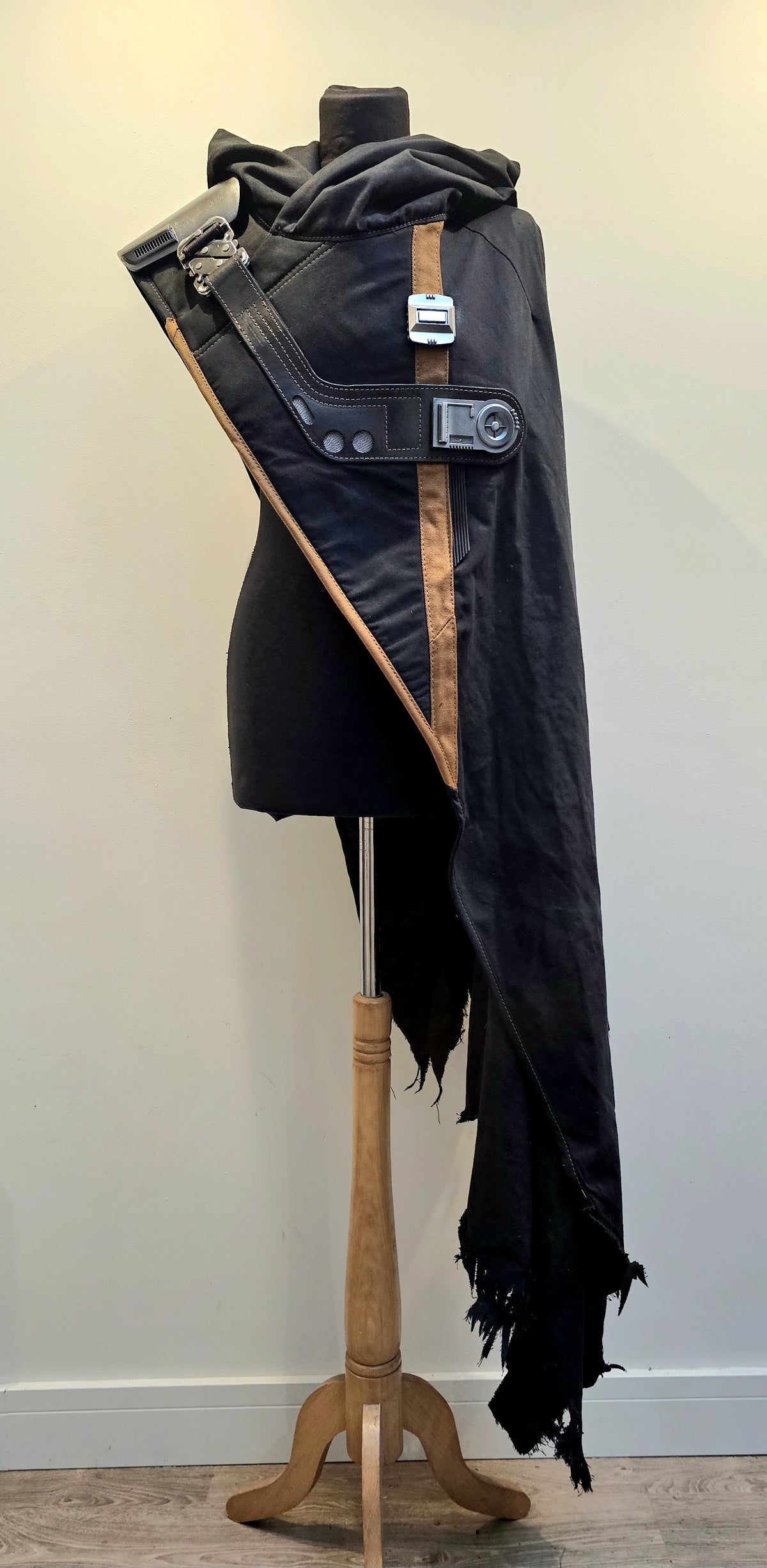 Assymetric hooded cloak