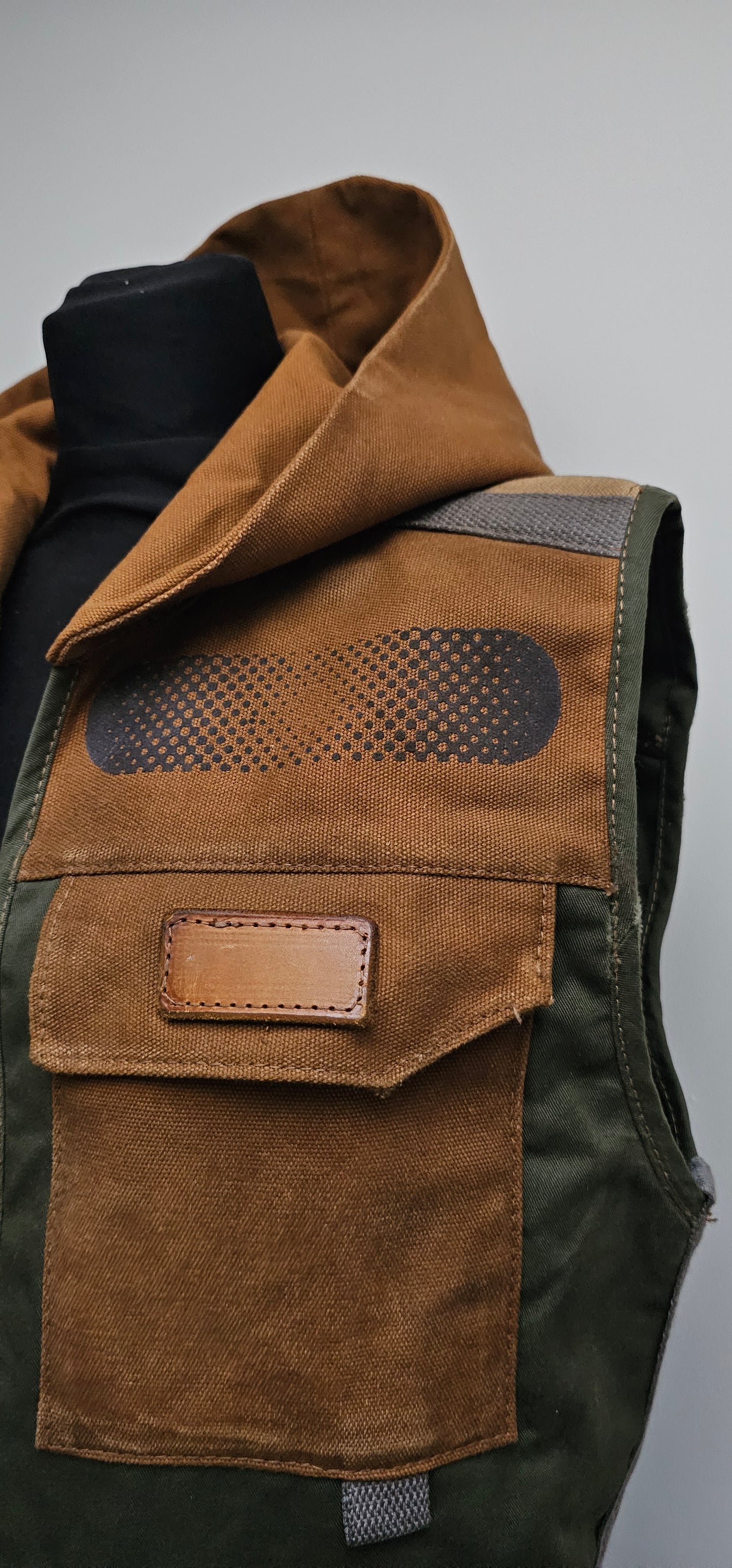 Smugglers vest