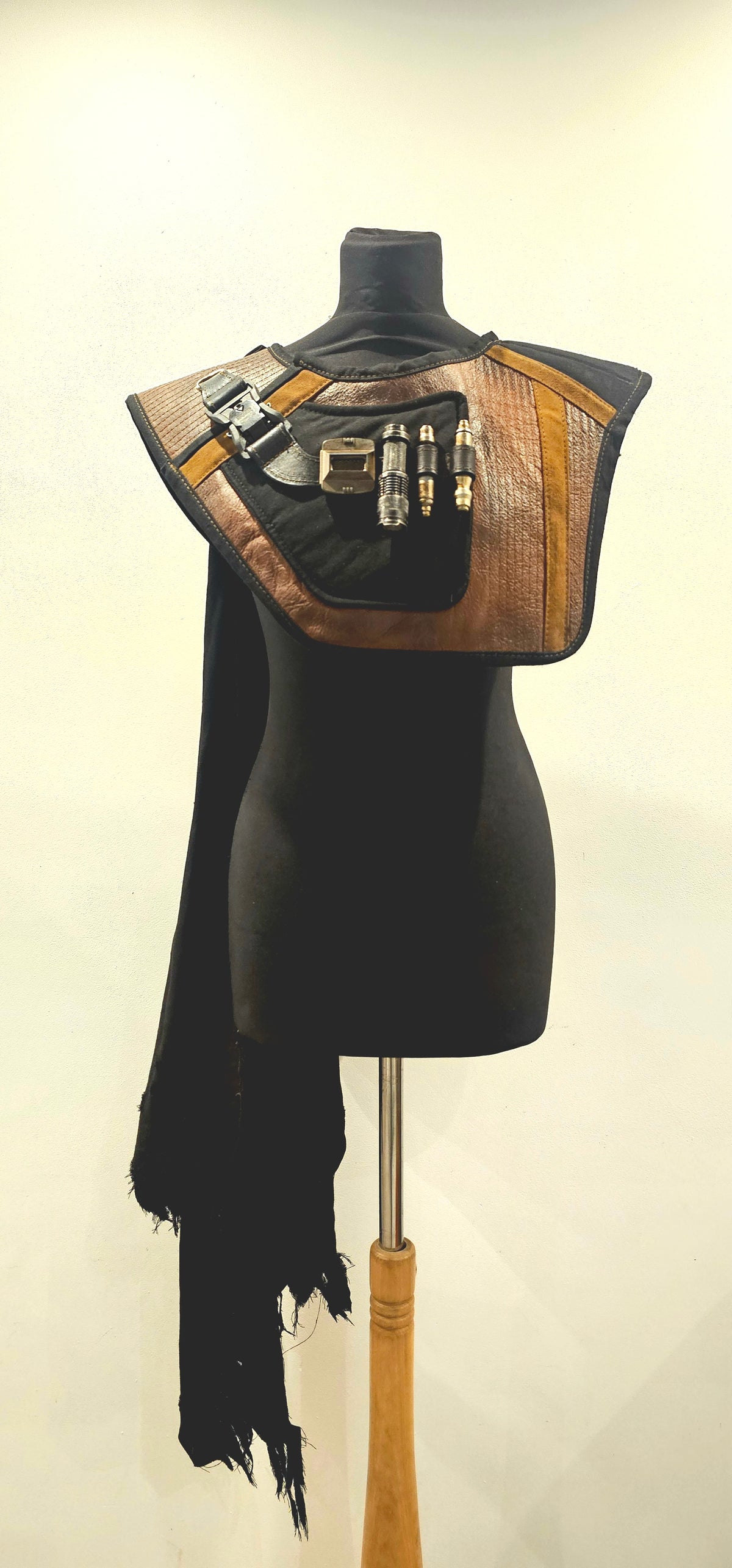 Assymetric cowl